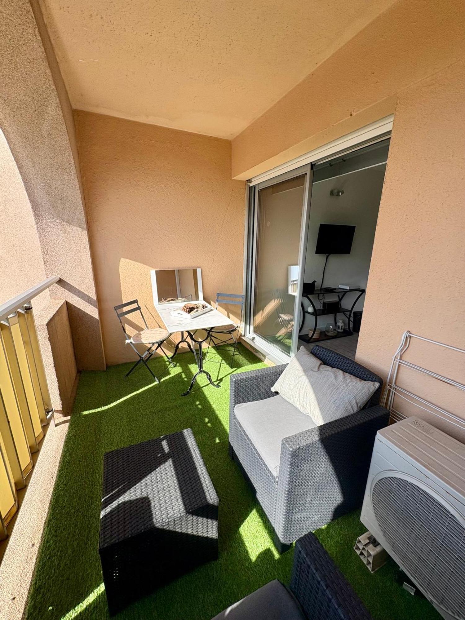Apartament Sejour Au Port Hyères Zewnętrze zdjęcie