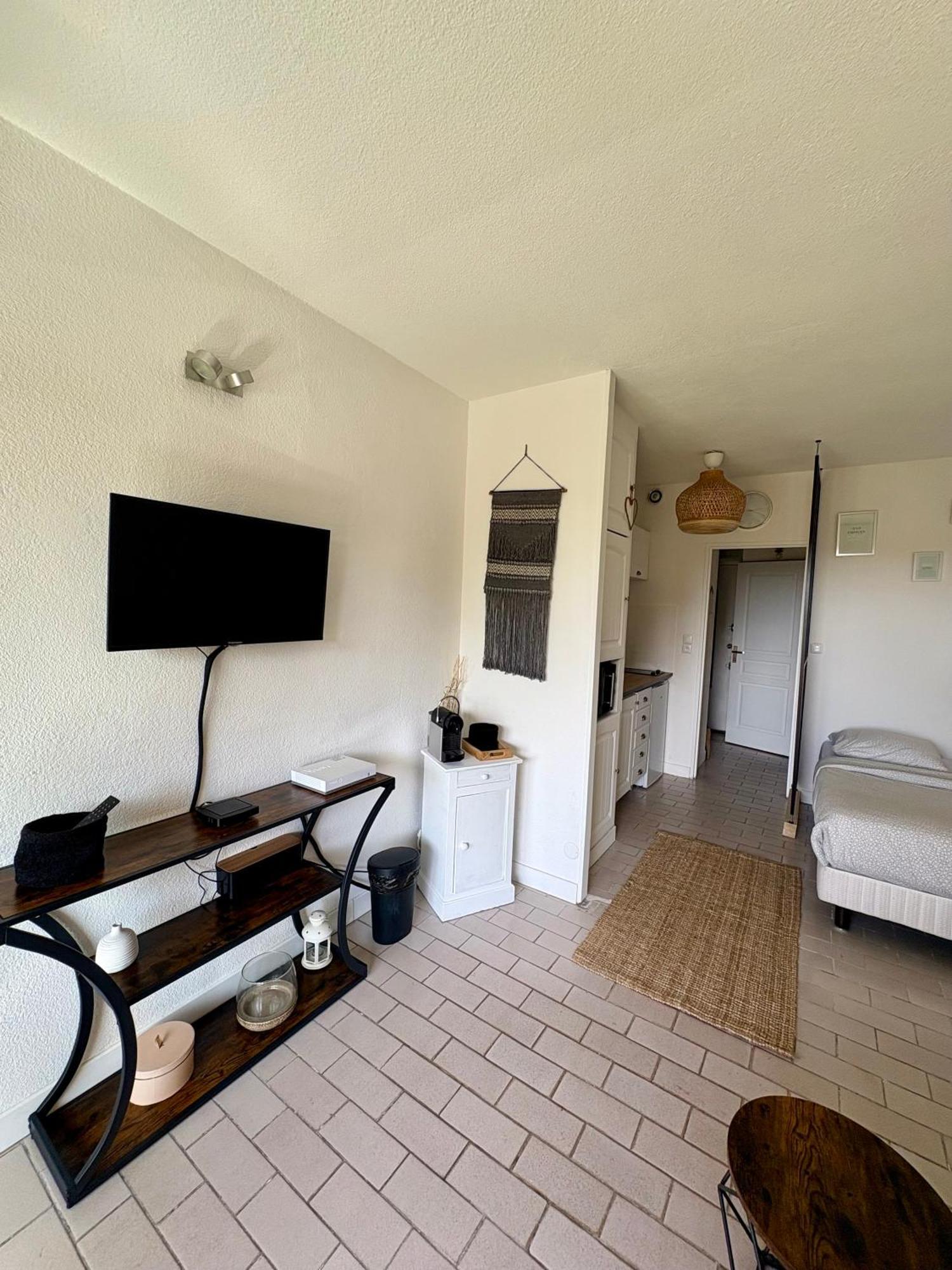 Apartament Sejour Au Port Hyères Zewnętrze zdjęcie